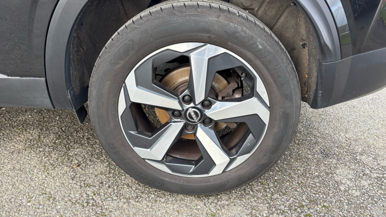 Nissan Qashqai 1.3 DiG-T MH N-Connecta 5dr Petrol Hatchback